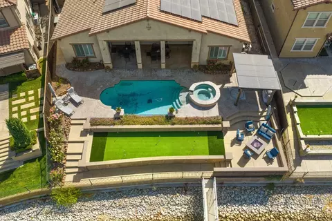 Exterior - 1211 Como Dr, Manteca, CA 95337 photo 11 of 14