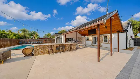 Exterior - 1729 Ohio Ave, Modesto, CA 95358 photo 11 of 14