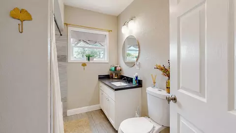 Bath - 1729 Ohio Ave, Modesto, CA 95358 photo 1 of 7