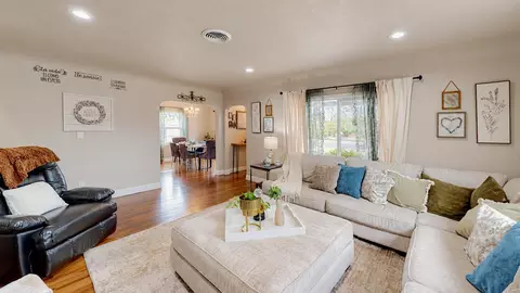 Living - 1729 Ohio Ave, Modesto, CA 95358 photo 3 of 4