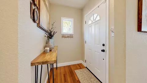 Entry Way - 1729 Ohio Ave, Modesto, CA 95358 photo 2 of 4