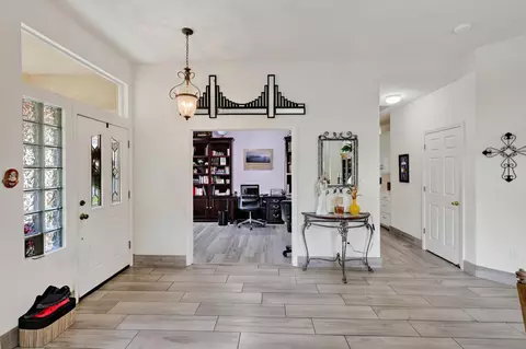 Entry Way - 1755 E Tuolumne Rd, Turlock, CA 95382 photo 2 of 3