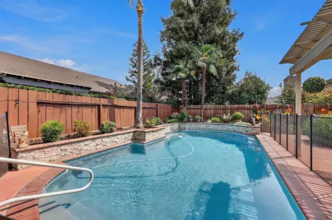Exterior - 1755 E Tuolumne Rd, Turlock, CA 95382 photo 4 of 17