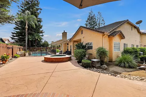 Exterior - 1755 E Tuolumne Rd, Turlock, CA 95382 photo 8 of 17