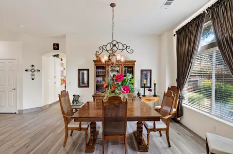 Dining - 1755 E Tuolumne Rd, Turlock, CA 95382 photo 2 of 3
