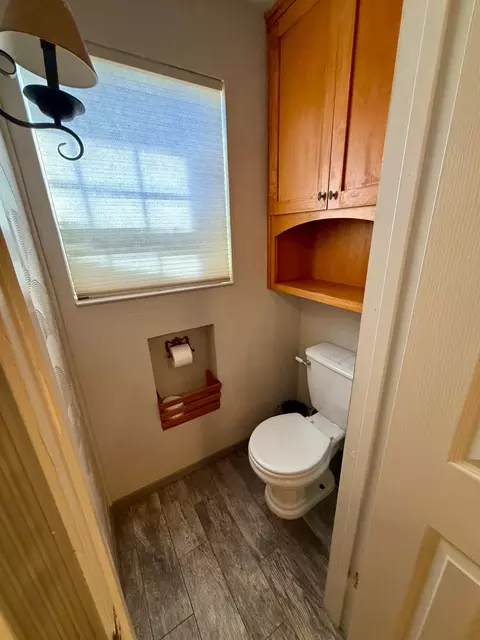 Bath - 835 Edward, Turlock, CA 95380 photo 3 of 6