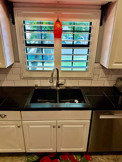 Kitchen - 835 Edward, Turlock, CA 95380 photo 4 of 5