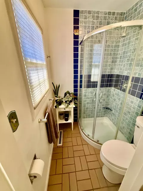 Bath - 835 Edward, Turlock, CA 95380 photo 6 of 6