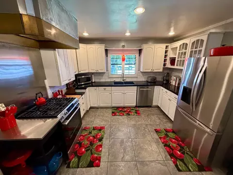 Kitchen - 835 Edward, Turlock, CA 95380 photo 2 of 5