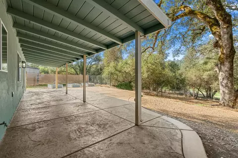 Exterior - 1663 Glen Dr, Placerville, CA 95667 photo 11 of 15