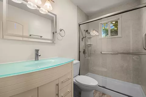 Bath - 1663 Glen Dr, Placerville, CA 95667 photo 1 of 3