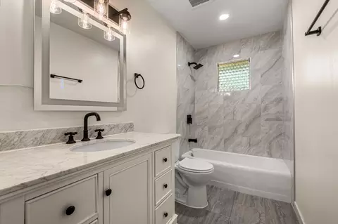 Bath - 1663 Glen Dr, Placerville, CA 95667 photo 2 of 3