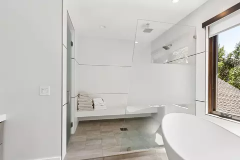Bath - 6516 Landis Ave, Carmichael, CA 95608 photo 5 of 13
