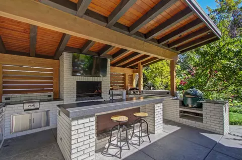 Kitchen - 6516 Landis Ave, Carmichael, CA 95608 photo 9 of 10