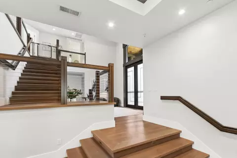 Entry Way - 6516 Landis Ave, Carmichael, CA 95608 photo 4 of 7