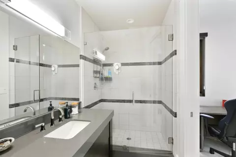 Bath - 6516 Landis Ave, Carmichael, CA 95608 photo 13 of 13