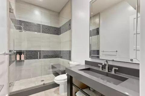 Bath - 6516 Landis Ave, Carmichael, CA 95608 photo 2 of 13