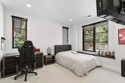 Bedroom - 6516 Landis Ave, Carmichael, CA 95608 photo 8 of 9