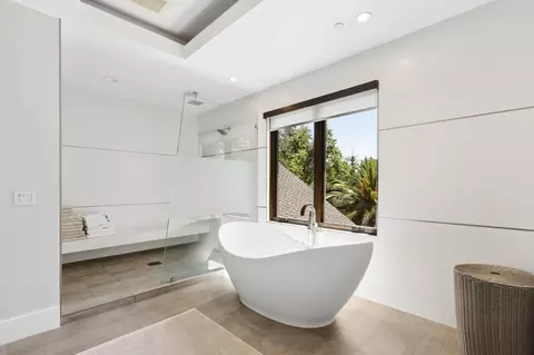 Bath - 6516 Landis Ave, Carmichael, CA 95608 photo 4 of 13