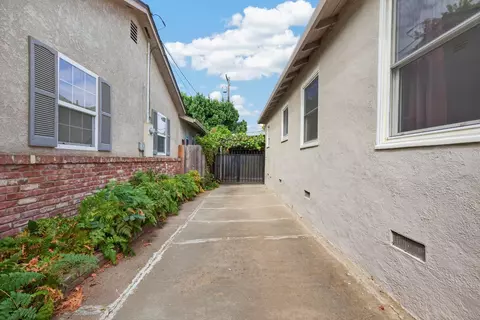 Exterior - 729 Howard St, Lodi, CA 95242 photo 7 of 16