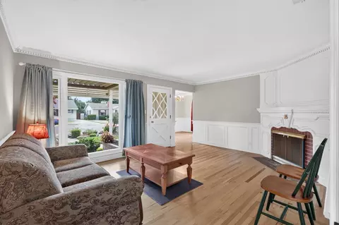 Living - 729 Howard St, Lodi, CA 95242 photo 3 of 10