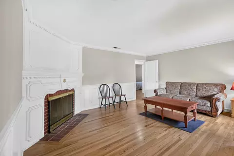Living - 729 Howard St, Lodi, CA 95242 photo 1 of 10