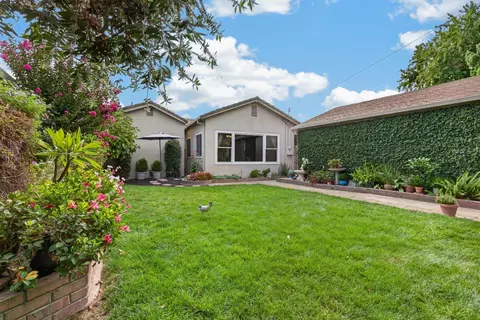 Exterior - 729 Howard St, Lodi, CA 95242 photo 12 of 16