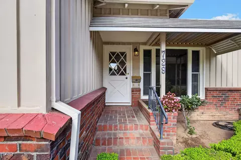 Exterior - 729 Howard St, Lodi, CA 95242 photo 6 of 16