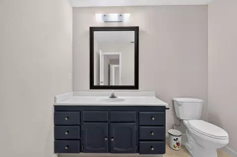 Bath - 729 Howard St, Lodi, CA 95242 photo 7 of 8