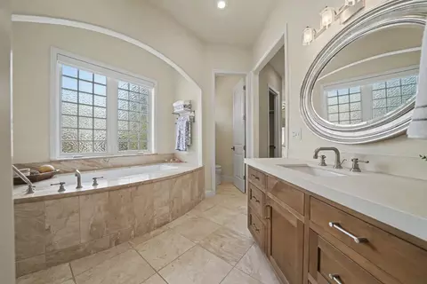 Bath - 5 Paseo Delago, Copperopolis, CA 95228 photo 2 of 9
