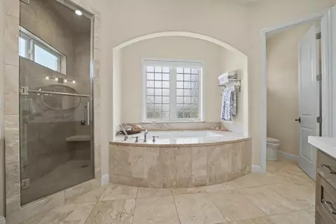 Bath - 5 Paseo Delago, Copperopolis, CA 95228 photo 5 of 9