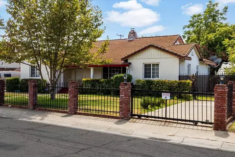 2076 20th Ave, Sacramento, CA 95822