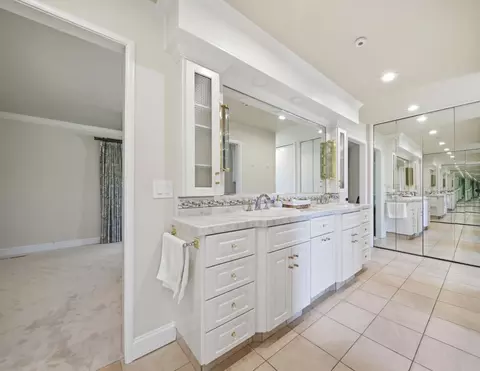 Bath - 2653 E North Bear Creek Dr, Merced, CA 95340 photo 8 of 9