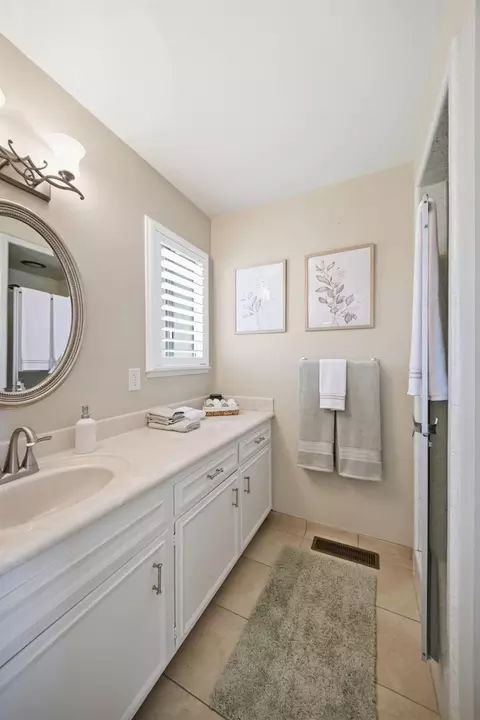 Bath - 2653 E North Bear Creek Dr, Merced, CA 95340 photo 2 of 9