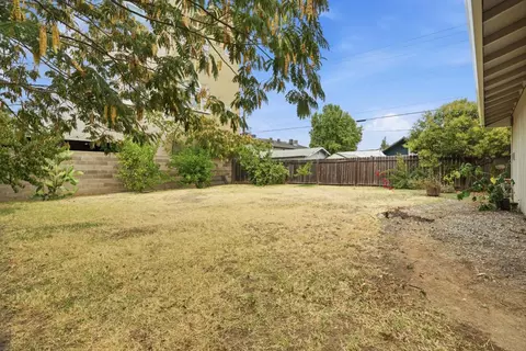 Exterior - 419 E St, Galt, CA 95632 photo 3 of 5
