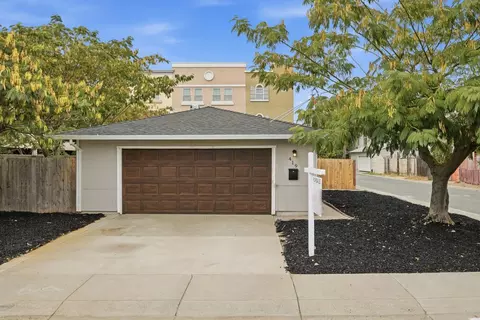 Exterior - 419 E St, Galt, CA 95632 photo 5 of 5