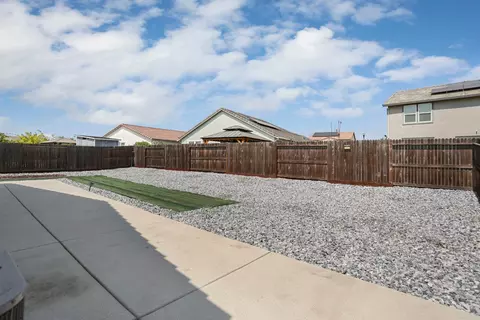 Exterior - 865 Tern Dr, Lathrop, CA 95330 photo 5 of 5