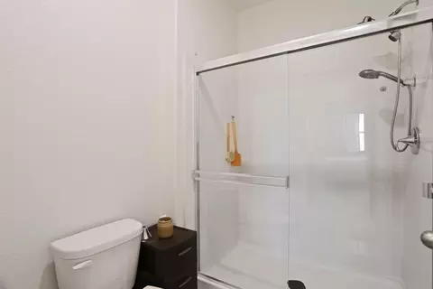 Bath - 865 Tern Dr, Lathrop, CA 95330 photo 3 of 3