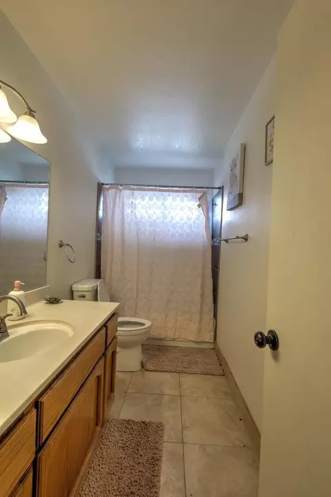 Bath - 1936 Ursini Ln, Modesto, CA 95355 photo 4 of 5