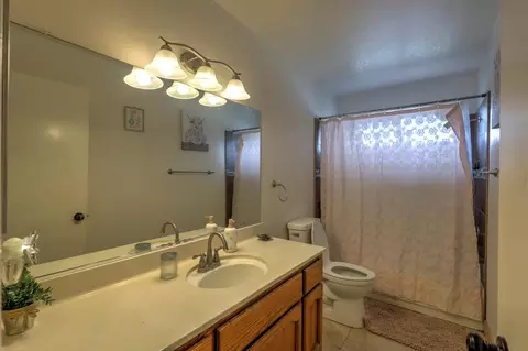 Bath - 1936 Ursini Ln, Modesto, CA 95355 photo 3 of 5