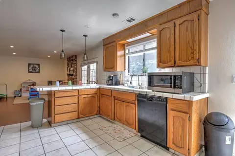 Kitchen - 1936 Ursini Ln, Modesto, CA 95355 photo 3 of 4