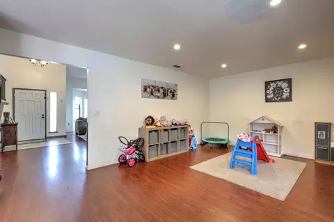 Entry Way - 1936 Ursini Ln, Modesto, CA 95355 photo 2 of 7