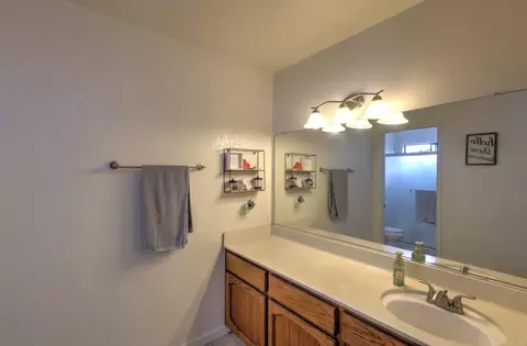 Bath - 1936 Ursini Ln, Modesto, CA 95355 photo 5 of 5