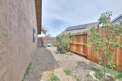 Exterior - 1936 Ursini Ln, Modesto, CA 95355 photo 5 of 7