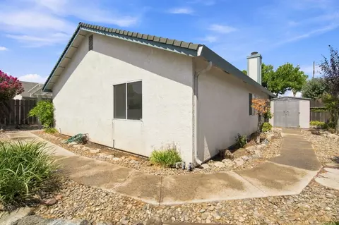 Exterior - 2100 Northridge Dr, Modesto, CA 95350 photo 8 of 11