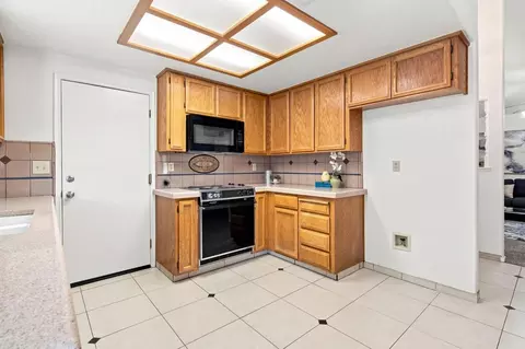 Kitchen - 2100 Northridge Dr, Modesto, CA 95350 photo 1 of 5