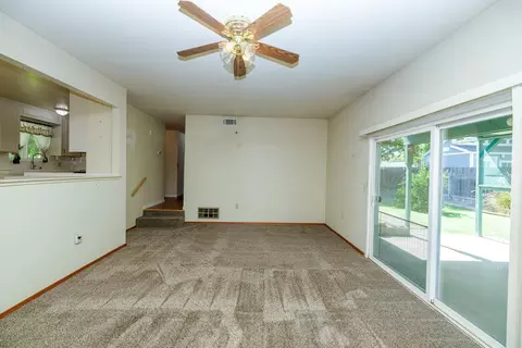 Living - 2901 Hemminger Way, Modesto, CA 95350 photo 2 of 8