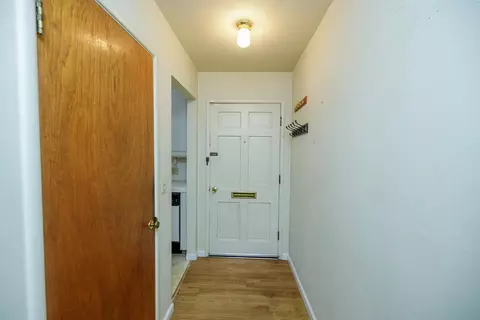 Entry Way - 2901 Hemminger Way, Modesto, CA 95350 photo 2 of 3