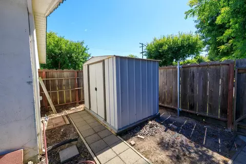 Exterior - 2901 Hemminger Way, Modesto, CA 95350 photo 14 of 24