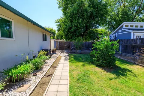 Exterior - 2901 Hemminger Way, Modesto, CA 95350 photo 13 of 24